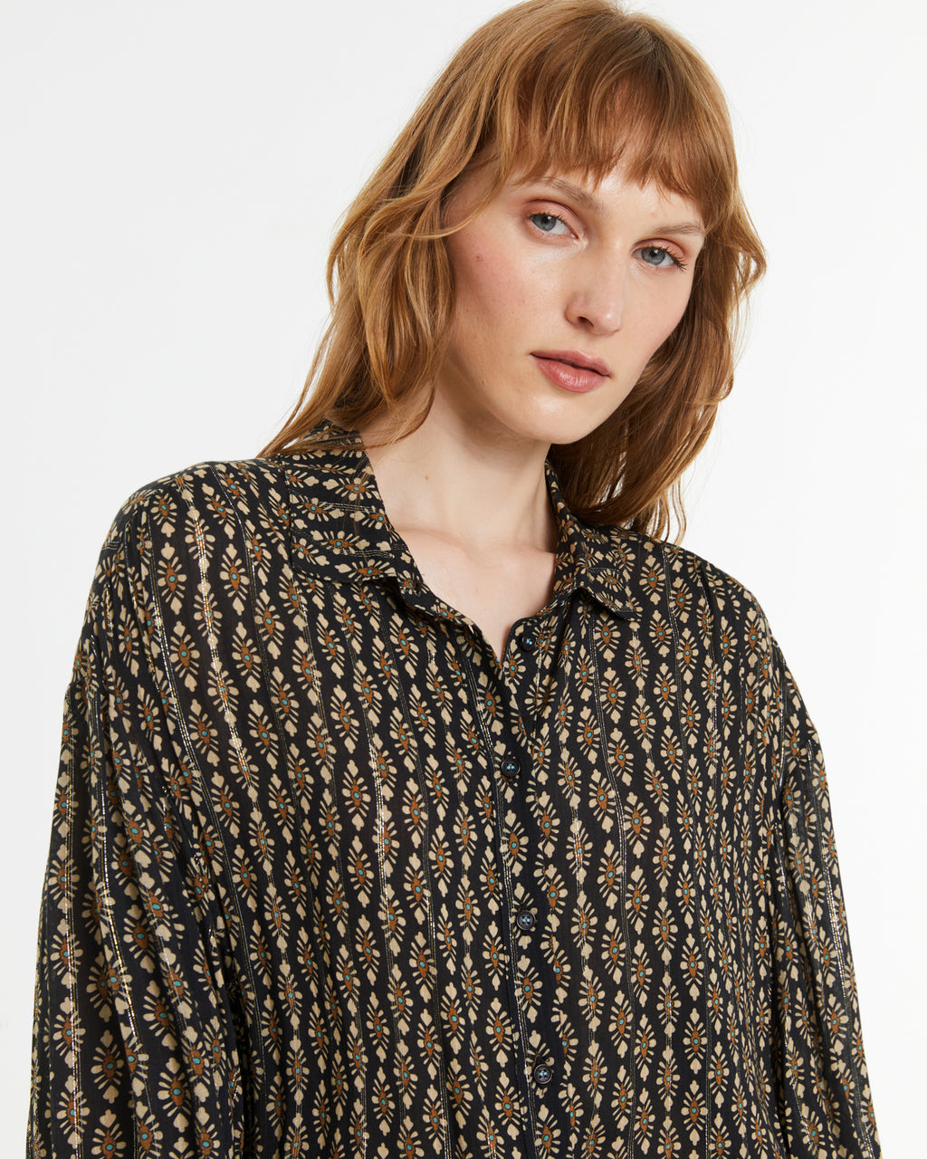 Camisa de mujer estampada cuello camisero