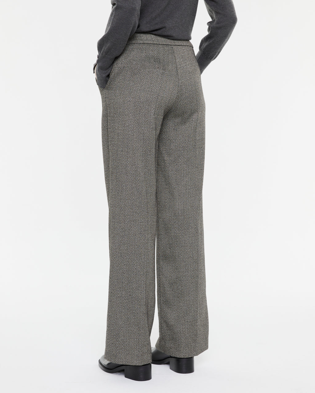Pantalón de mujer ancho con pinzas de tiro alto