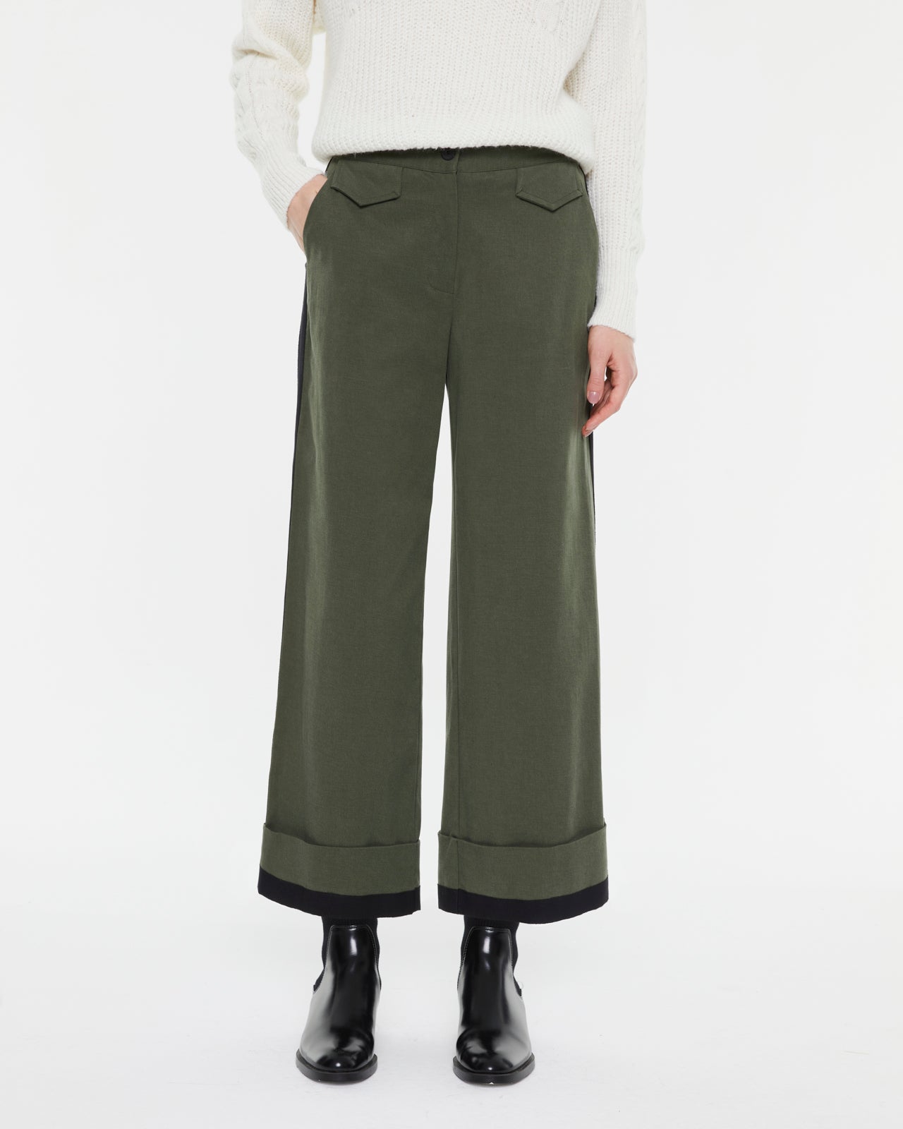 Pantalón ancho de mujer tobillero vuelta en bajo