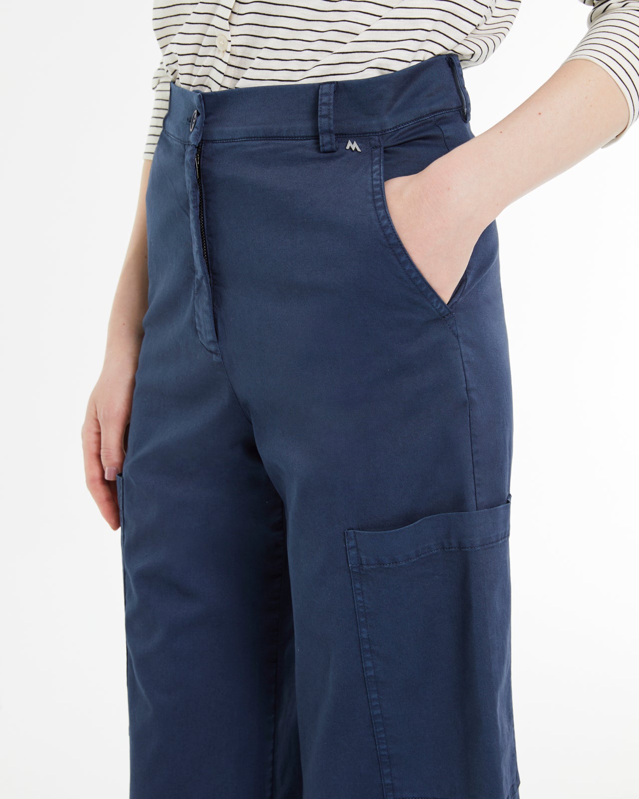 Pantalón de mujer cropped tipo cargo
