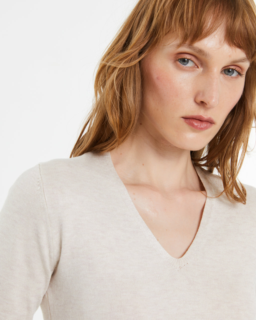 Jersey de mujer punto fino escote pico