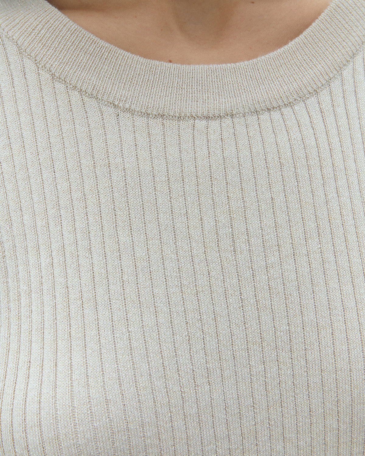 Jersey de mujer de punto canalé cuello redondo manga corta