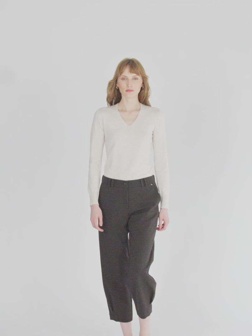 Women's fine knit V-neck sweater