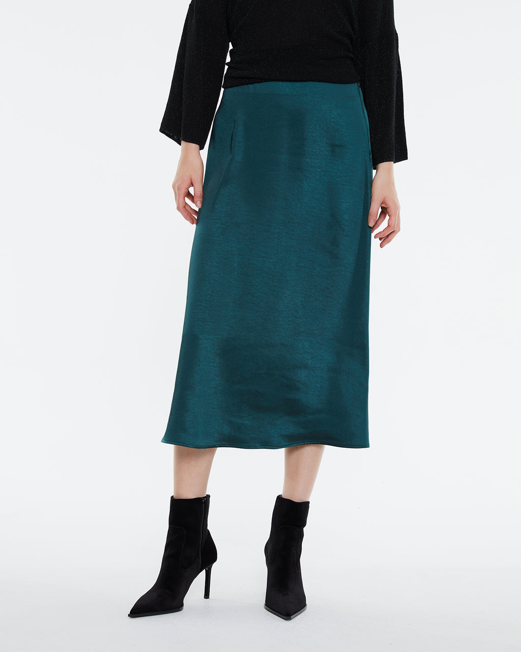 Satin midi skirt with elastic waist.