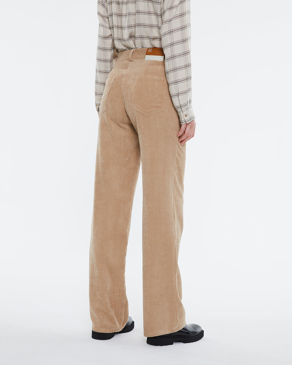 Women's wide-leg corduroy pants, high waist, five pockets.