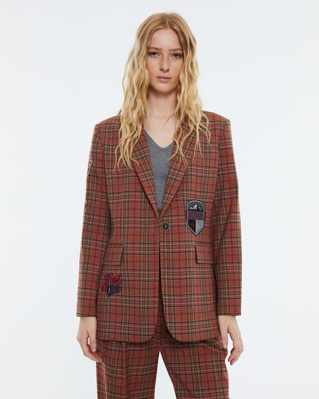 Women's checked print blazer. Lined.