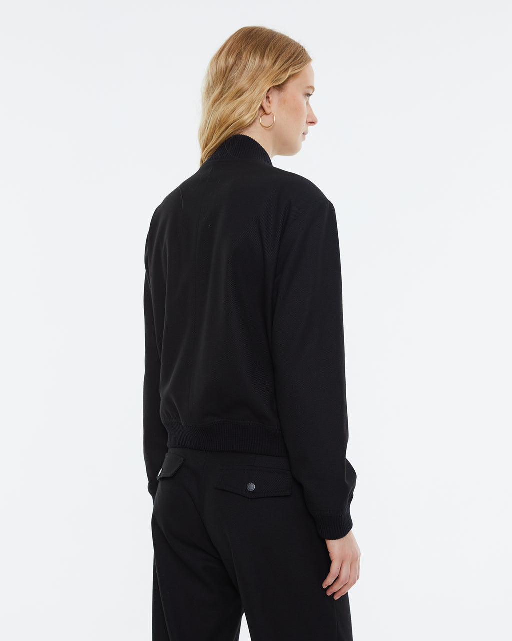 Women's bomber jacket with pockets. Lined.