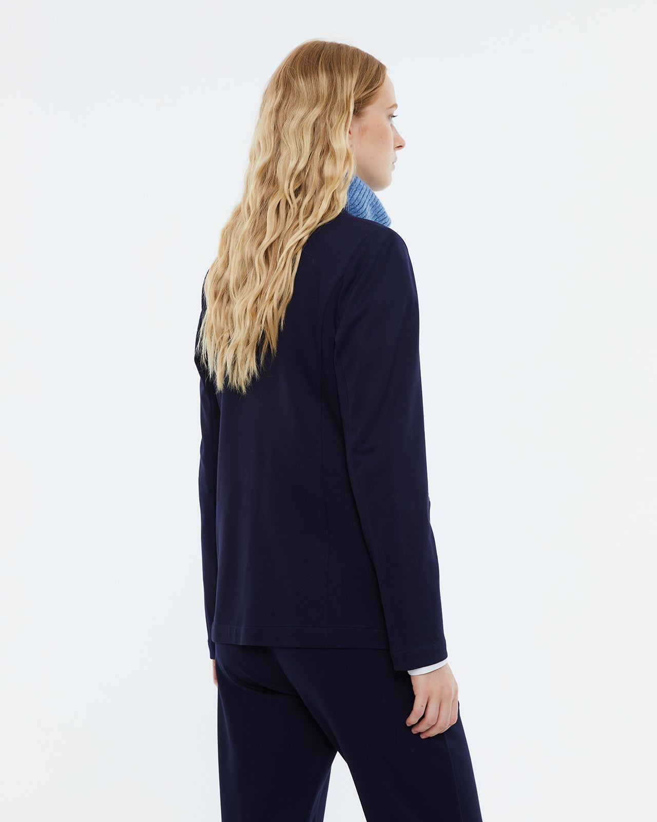 Women's blazer in plain knit.