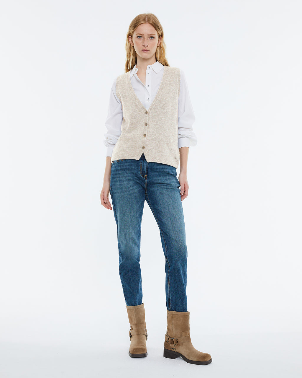 Women's vest in plain knit.