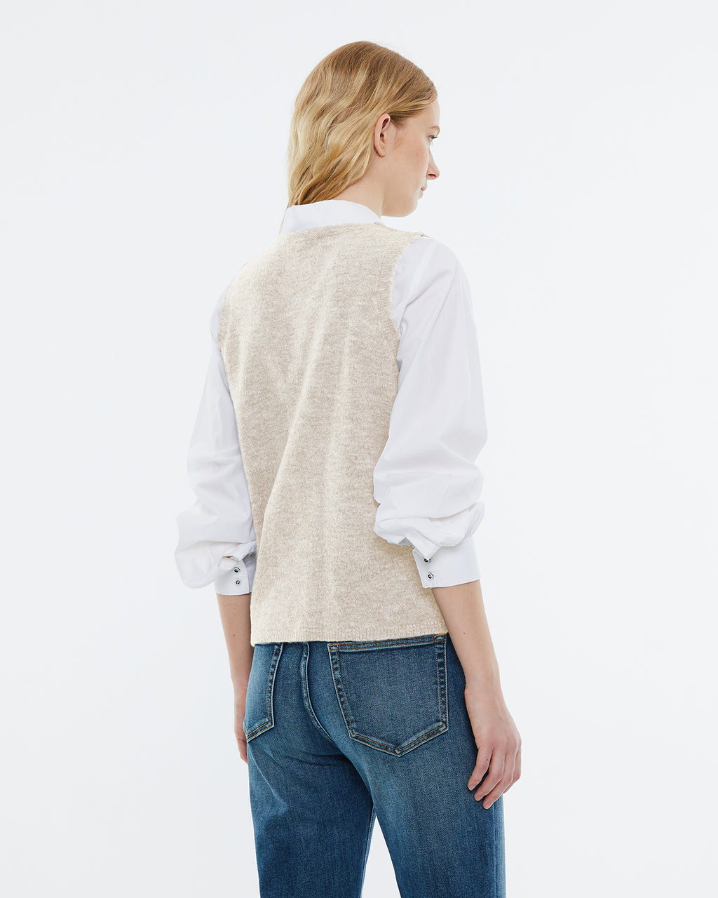 Women's vest in plain knit.