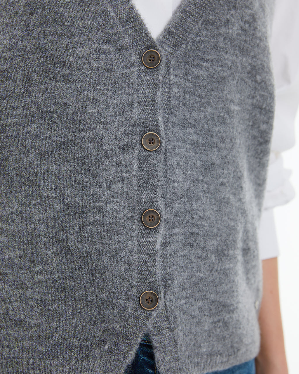 Women's vest in plain knit.