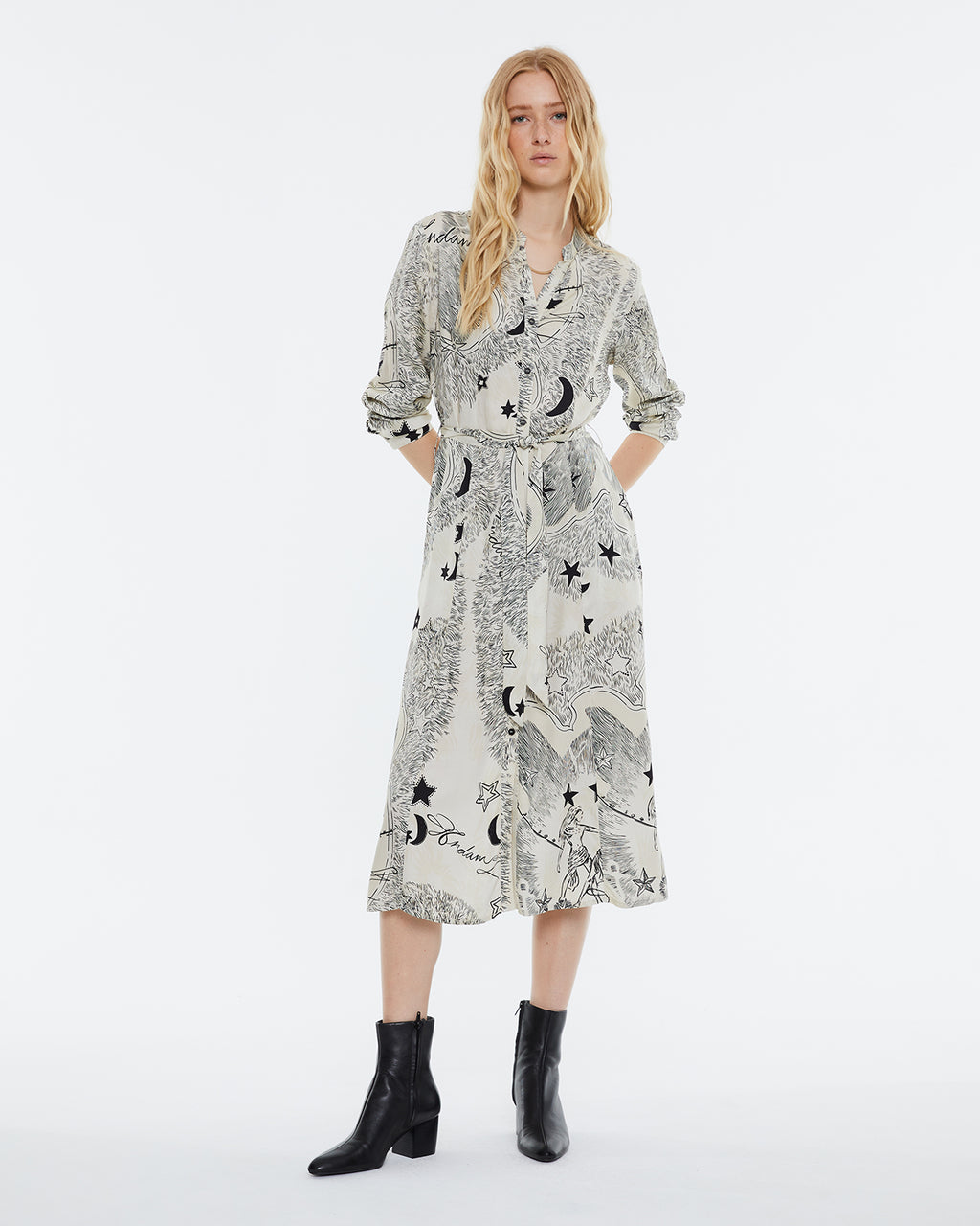 Long-sleeved printed midi dress.