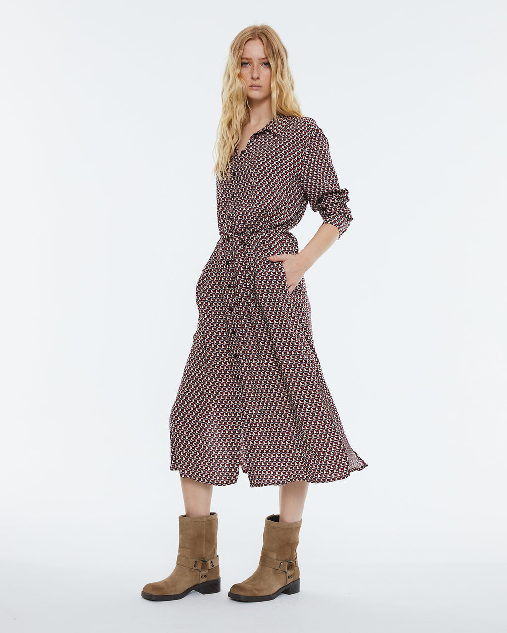 Printed midi dress, long sleeves.