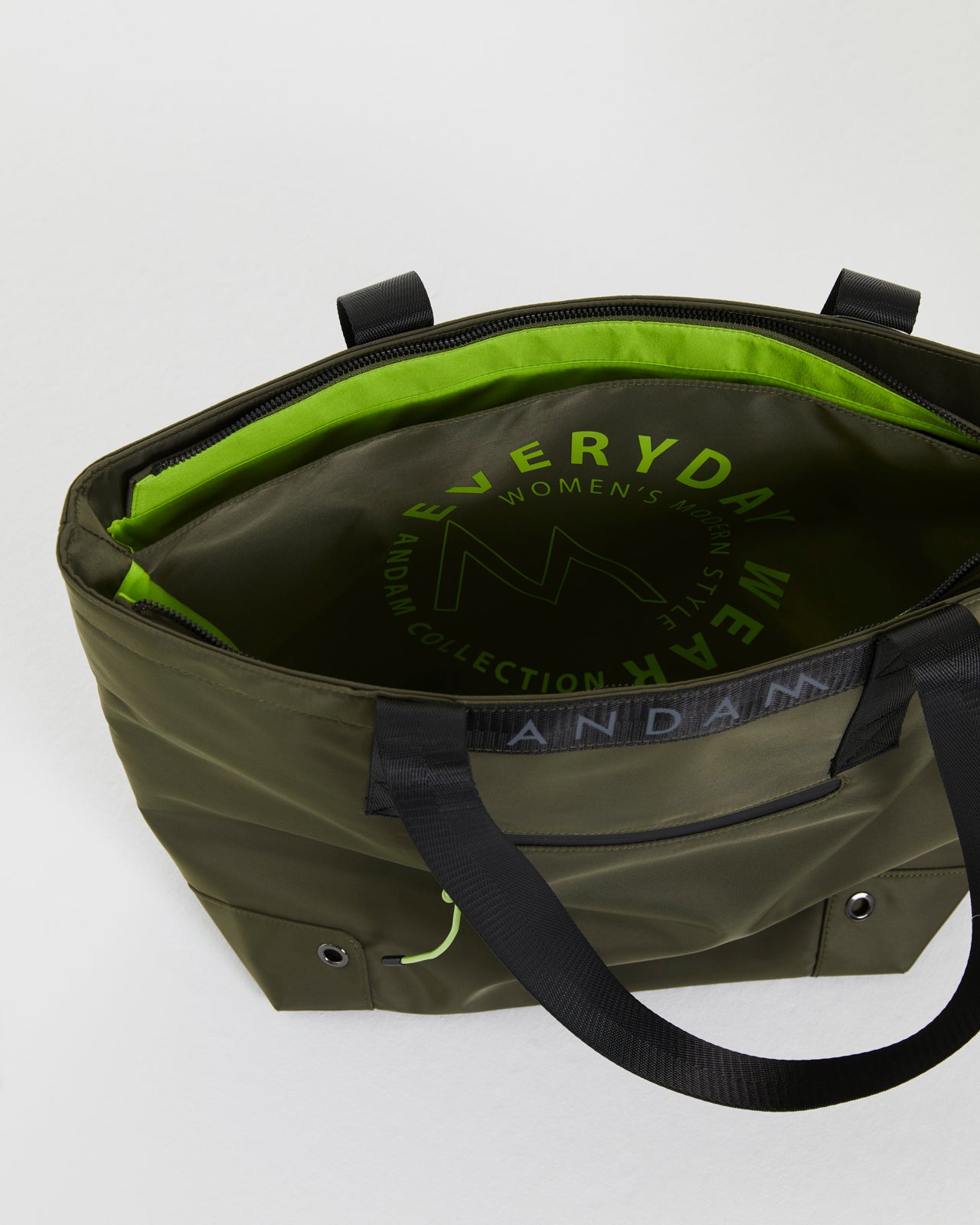 Women's canvas tote bag with zipper