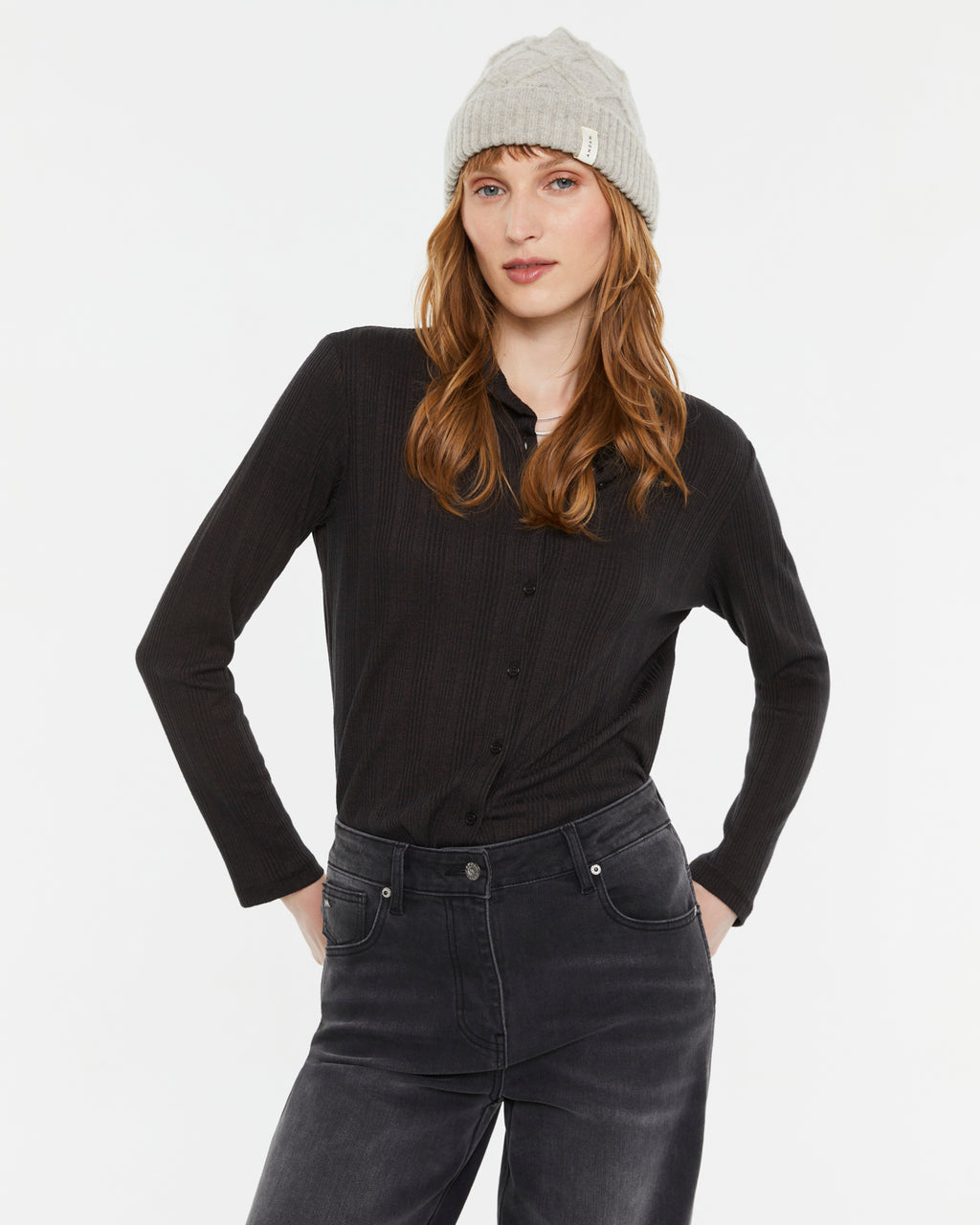 Damen Strickmütze mit Flechtstruktur