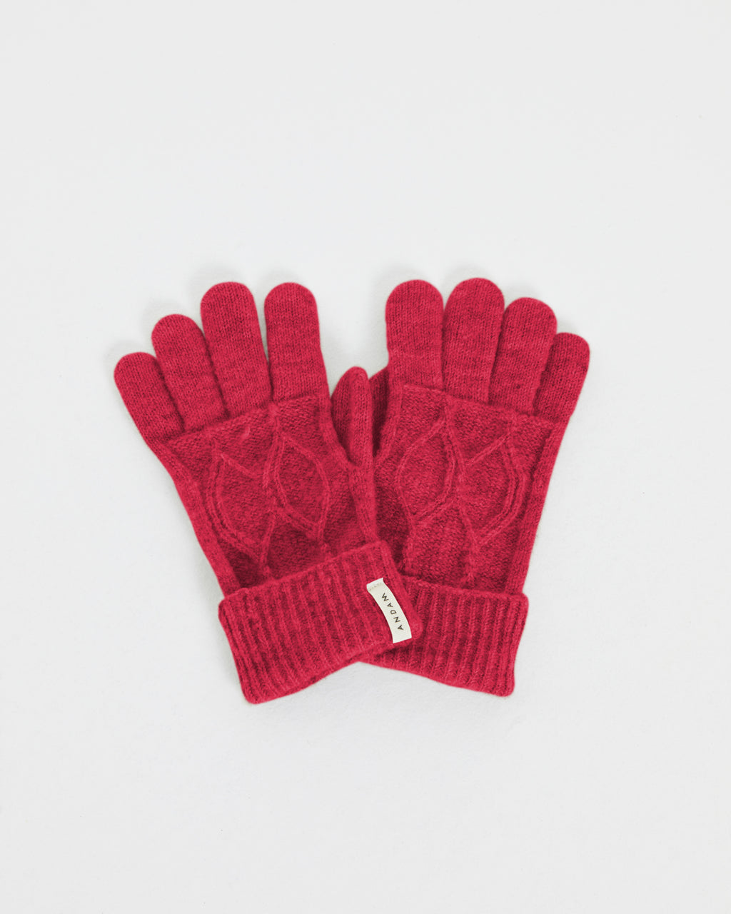 Women's knitted gloves with braided structure