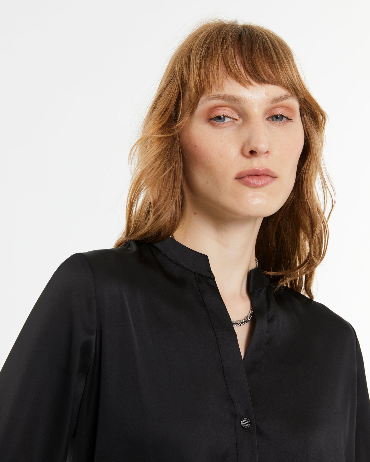 Camisa de mujer satinada de manga larga