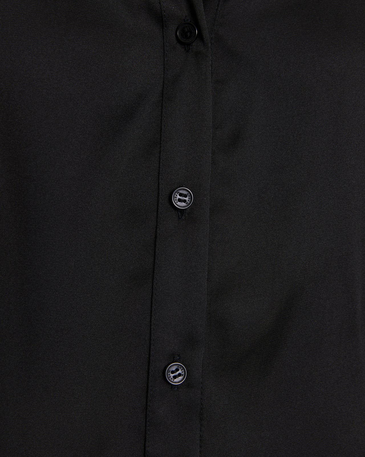 Camisa de mujer satinada de manga larga