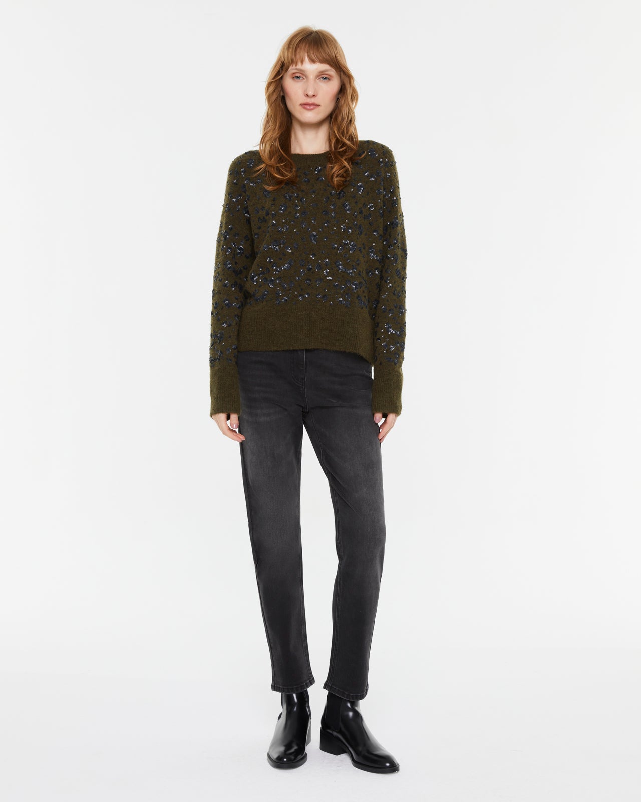 Women's straight-leg jeans with a high waist and zipper closure