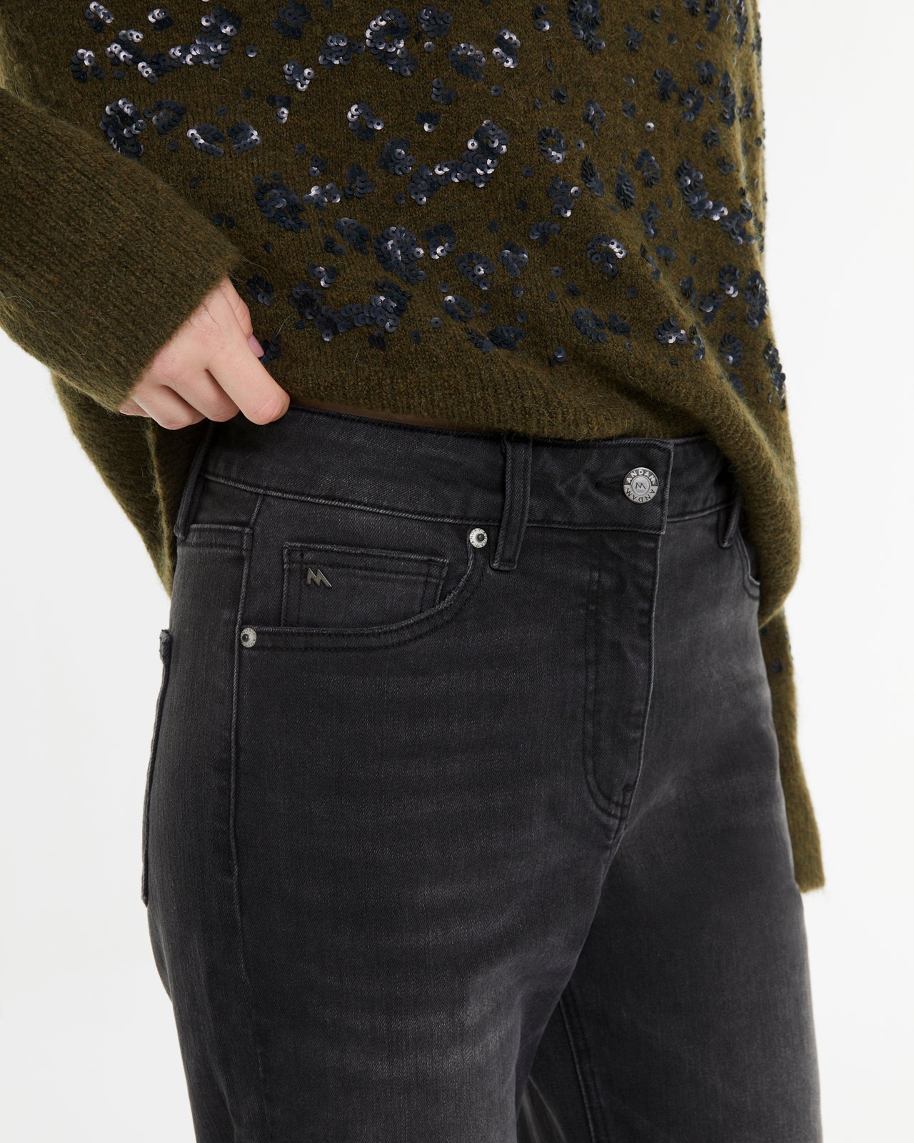 Women's straight-leg jeans with a high waist and zipper closure