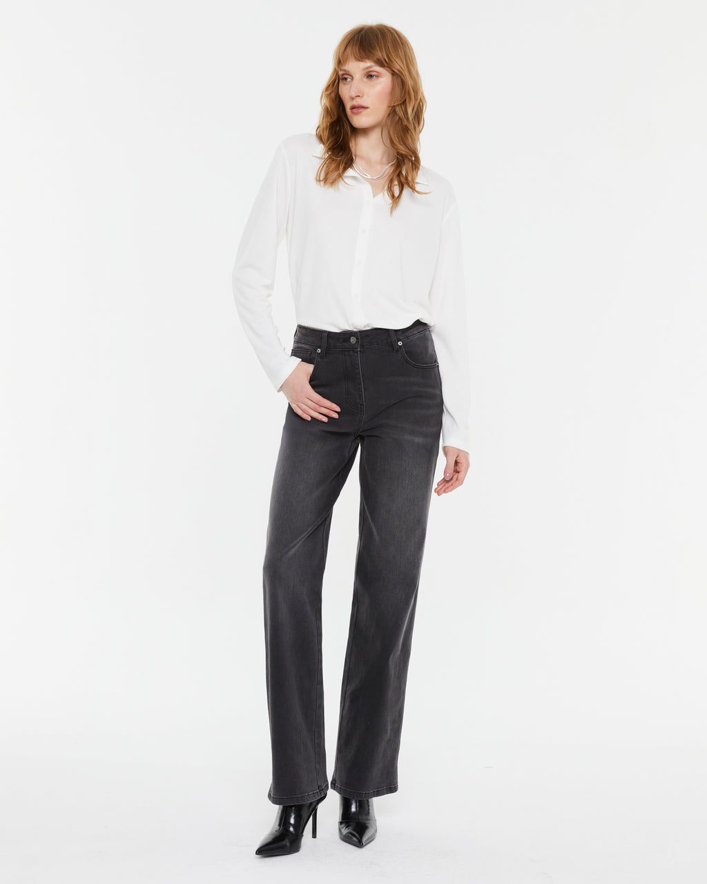 Damenjeans mit hoher Taille und weitem Bein