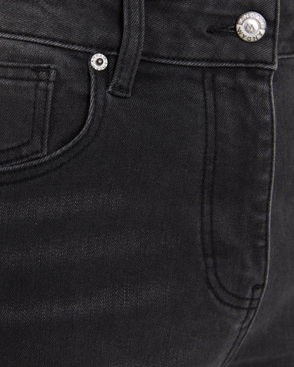 Damenjeans mit hoher Taille und weitem Bein