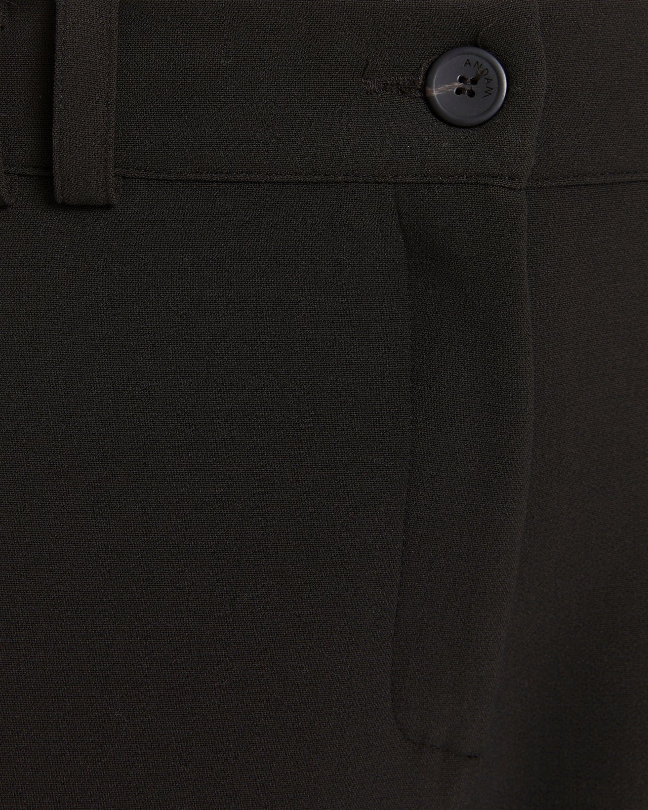 Women's carrot-style trousers with elastic waistband