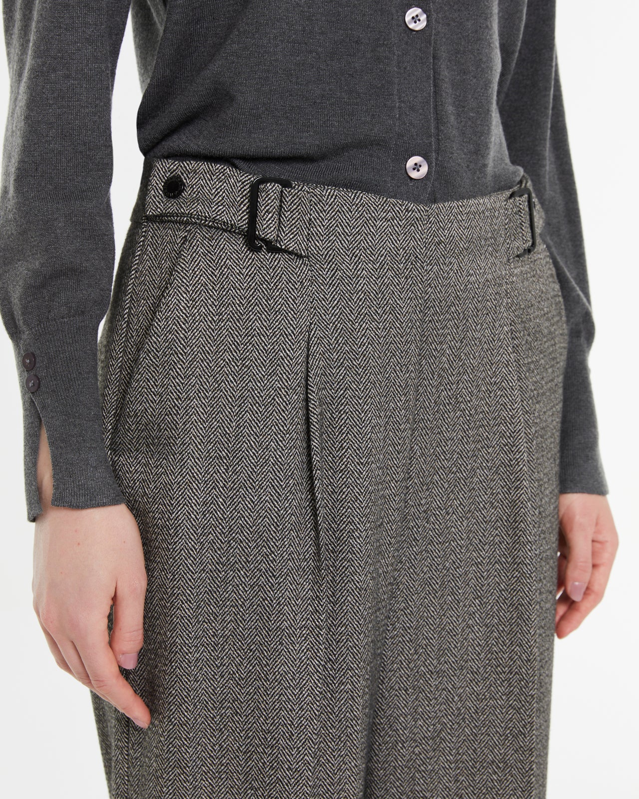 Pantalón de mujer ancho con pinzas de tiro alto