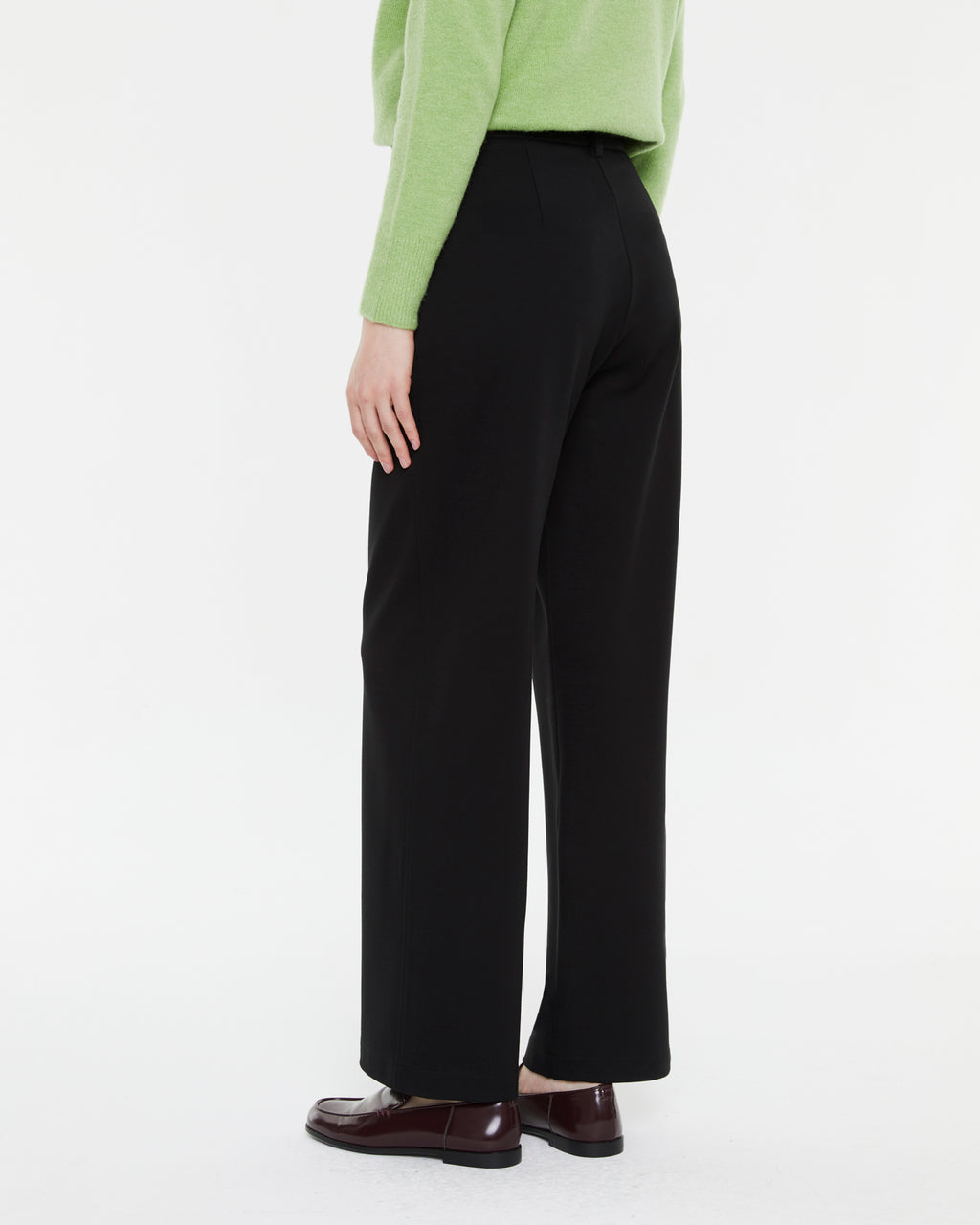 Pantalón ancho de mujer de punto con pinzas