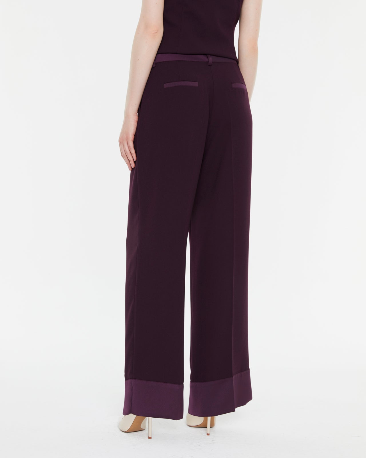 Pantalón ancho de mujer con pinzas de tiro alto