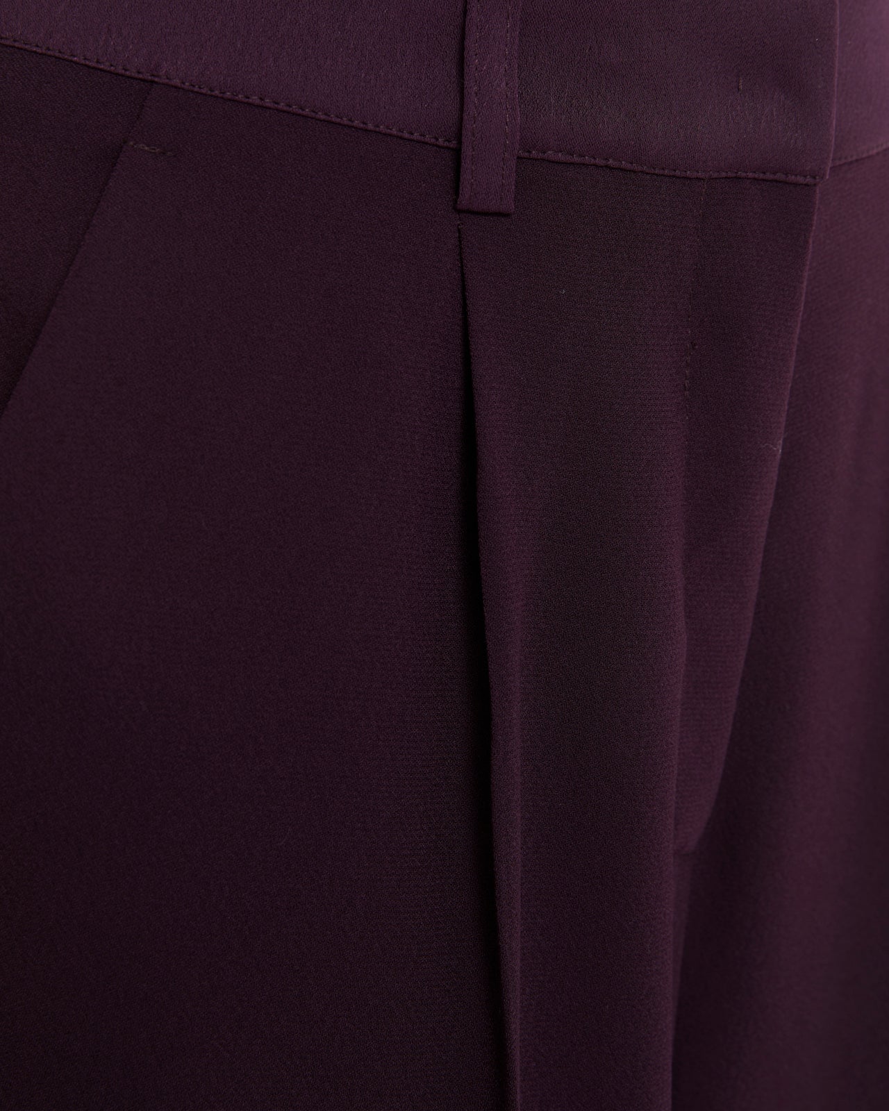 Pantalón ancho de mujer con pinzas de tiro alto