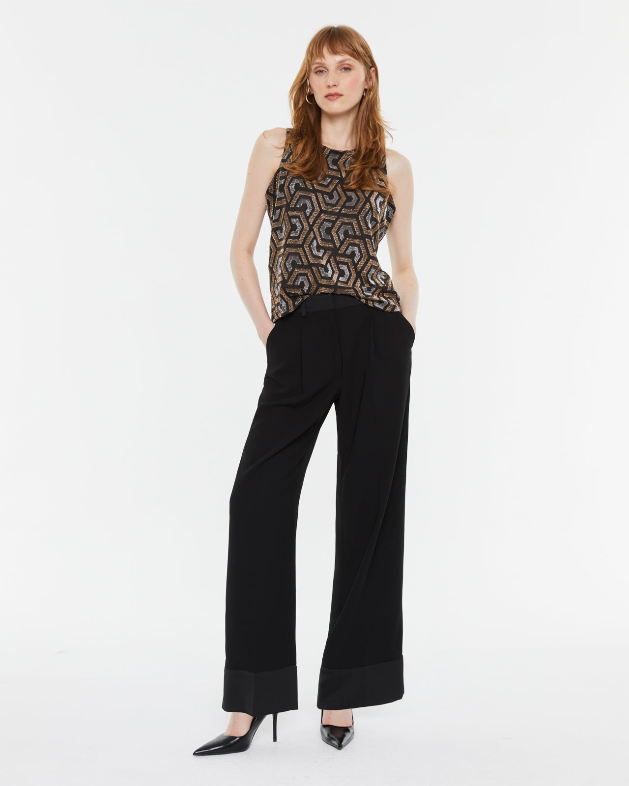 Women's wide-leg trousers with high-waisted pleats