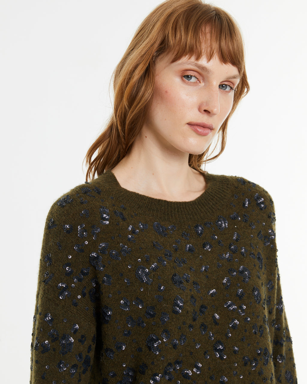 Women's round neck sweater with matte sequins