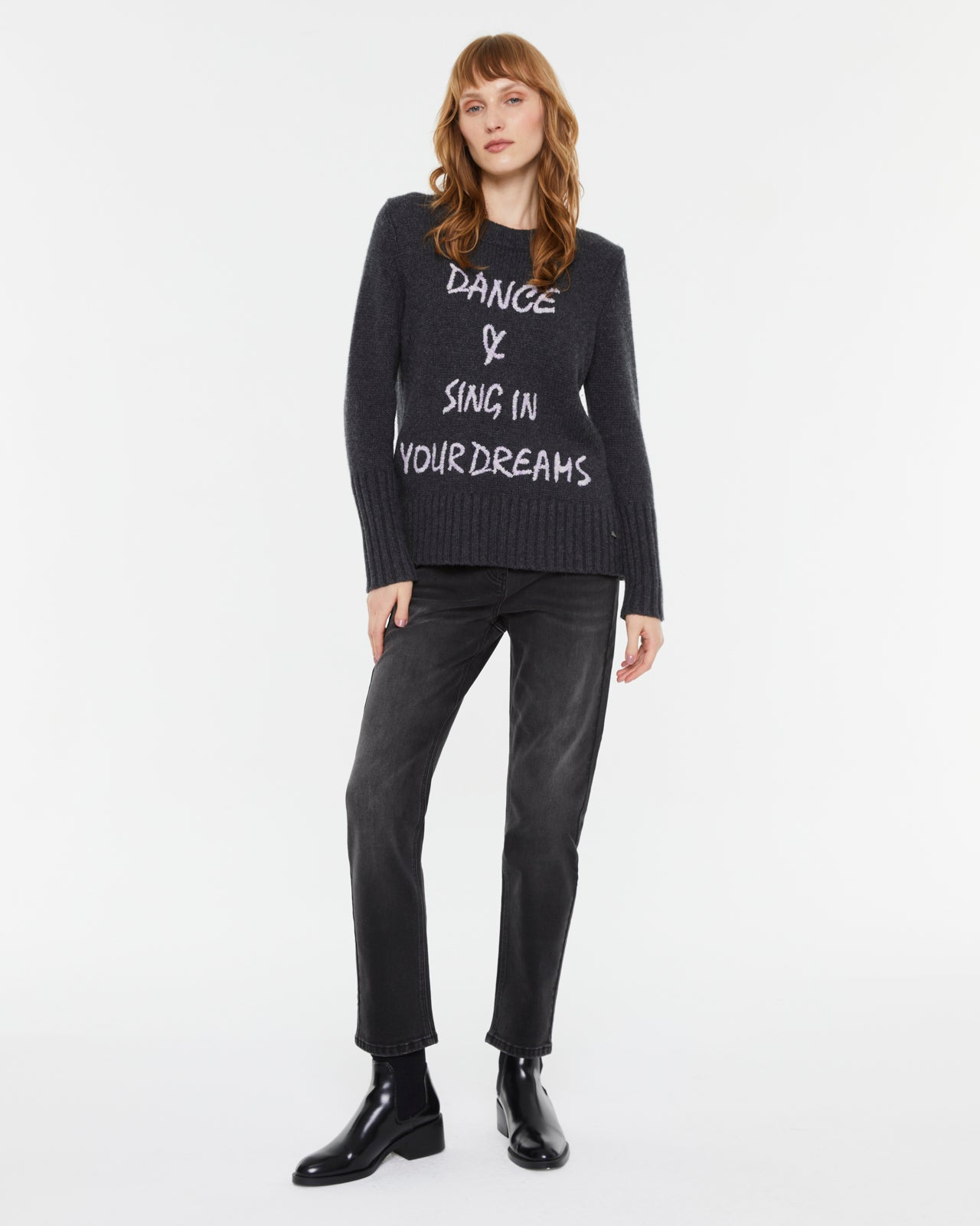 Women's round neck sweater with fantasy embroidery