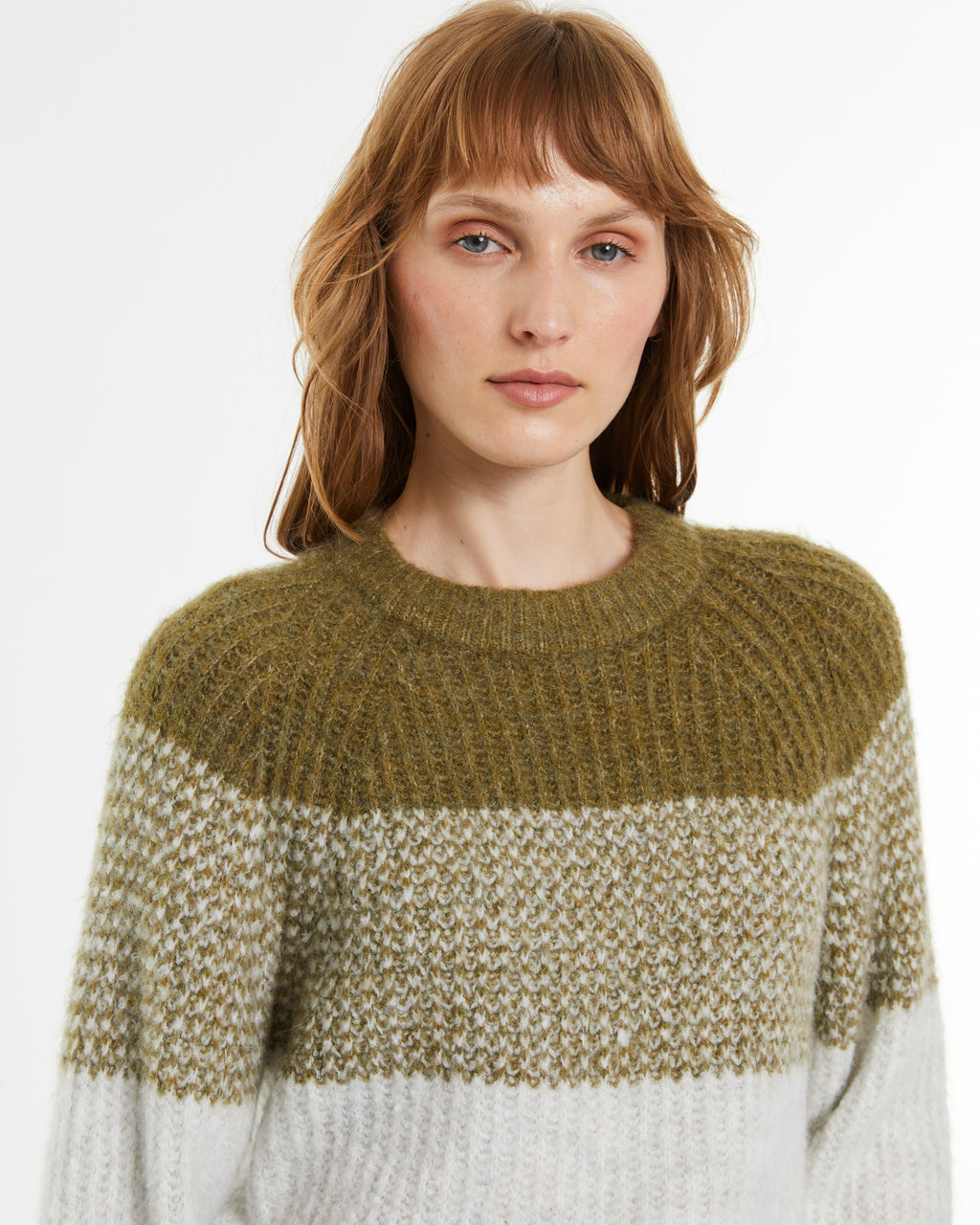 Women's two-tone round-neck sweater