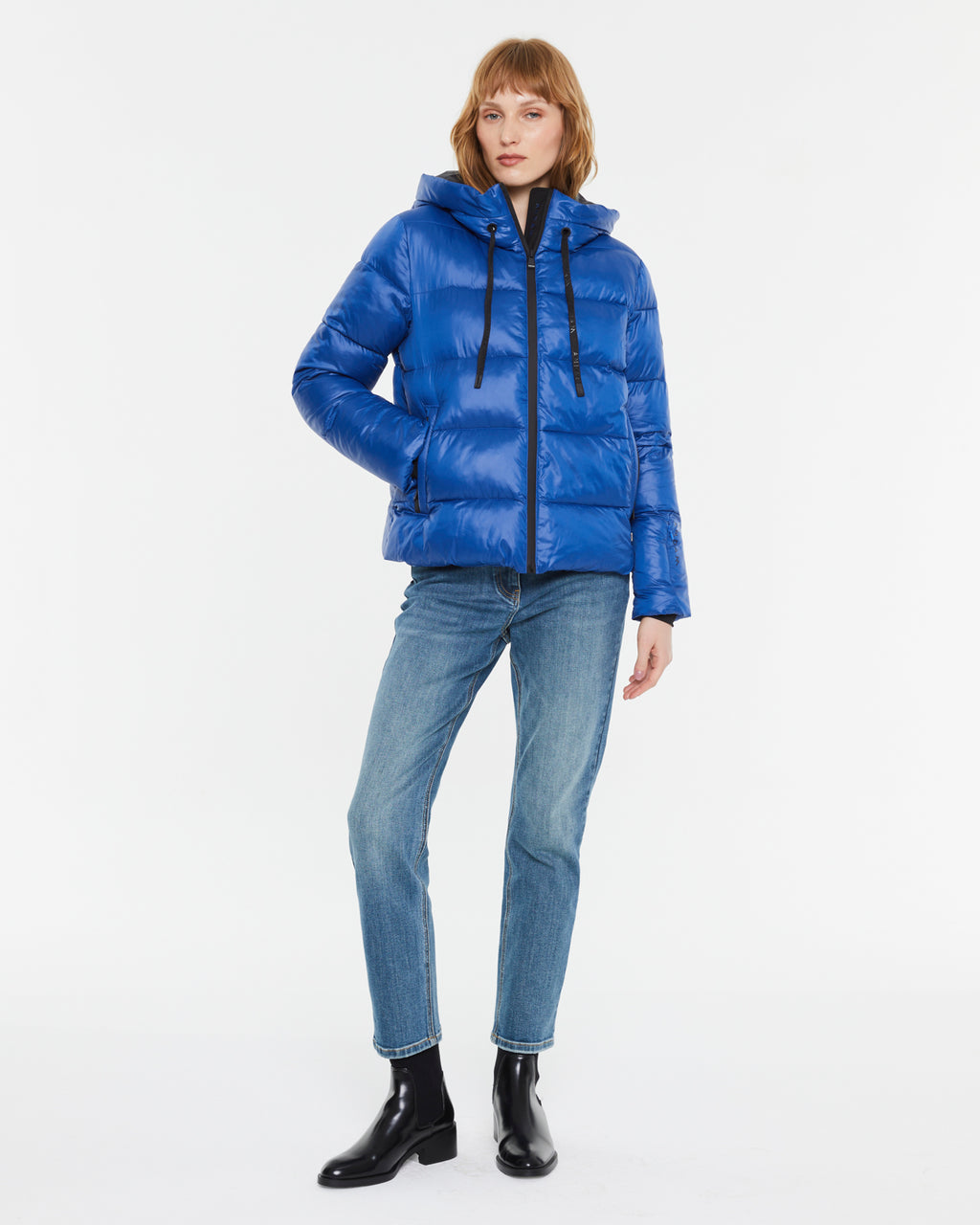 Parka corta de mujer con capucha