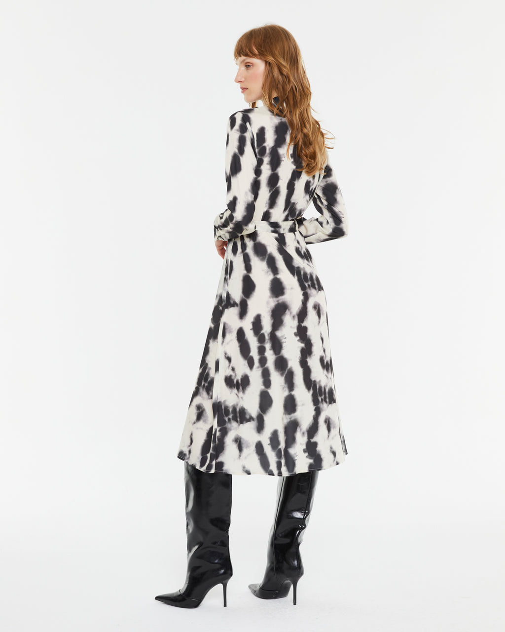 Vestido midi camisero estampado tipo tie dye