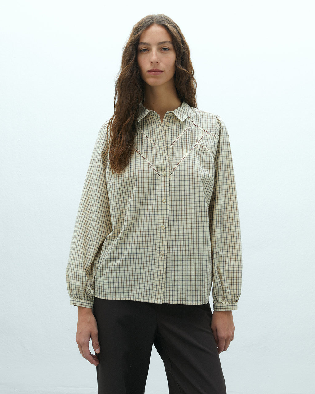 Camisa de mujer estampado cuadros cuello camisero