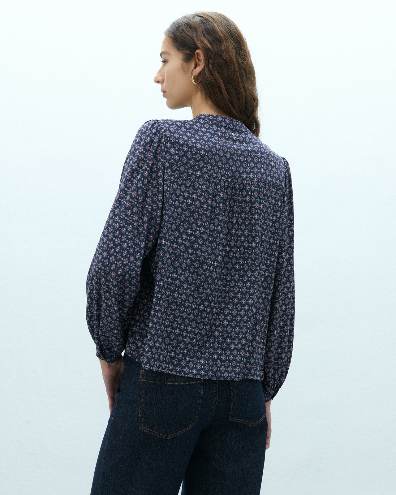 Blusa de mujer estampada cuello mao manga larga
