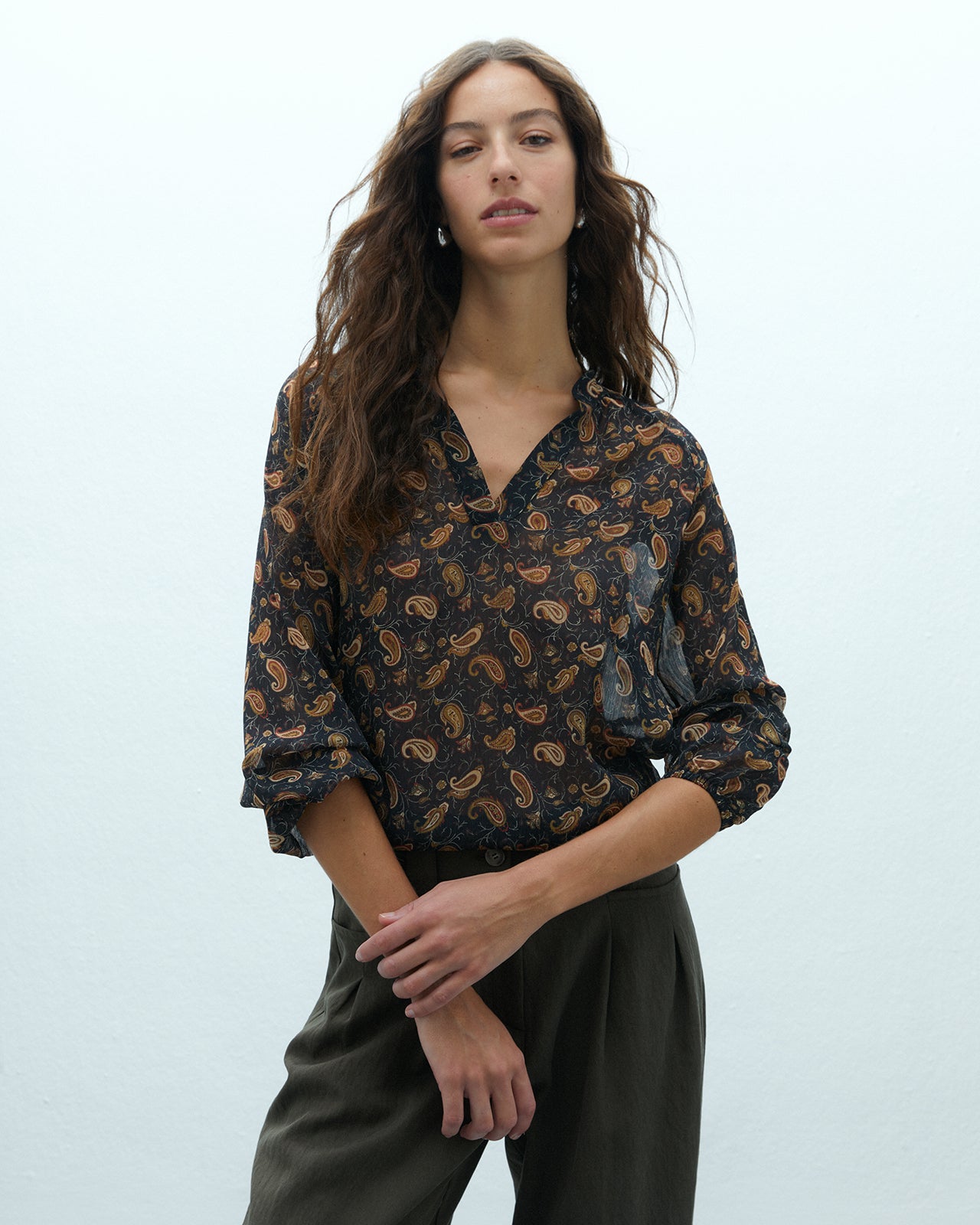 Blusa de mujer estampada cuello mao manga larga