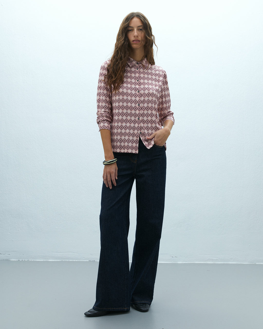 Camisa de mujer en punto estampado cuello camisero