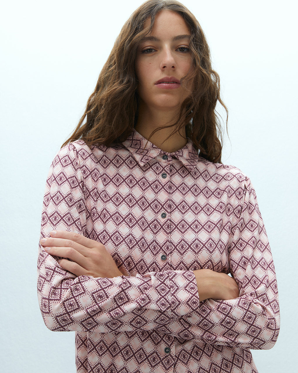 Camisa de mujer en punto estampado cuello camisero