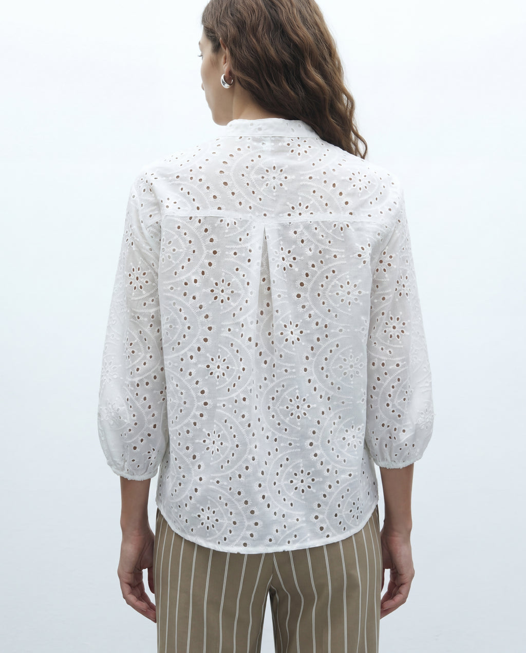 Blusa de mujer bordado suizo manga francesa