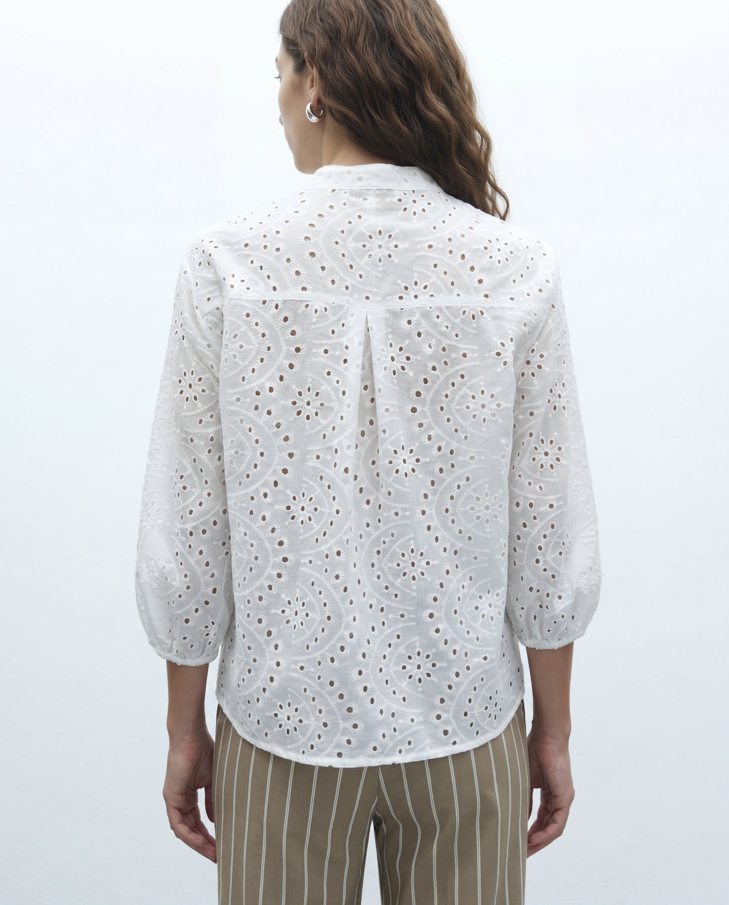 Blusa de mujer bordado suizo manga francesa