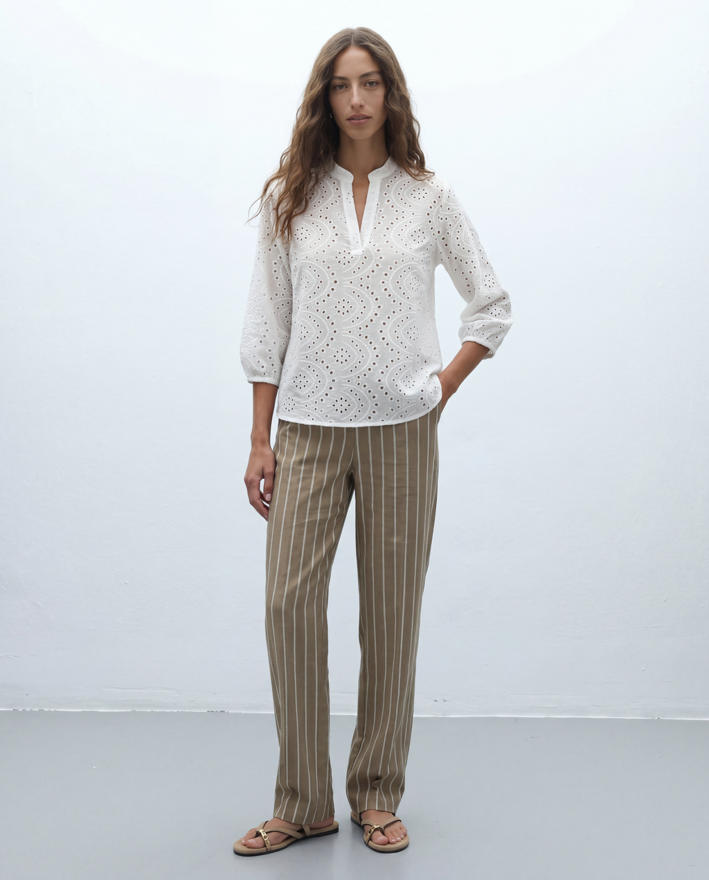 Blusa de mujer bordado suizo manga francesa