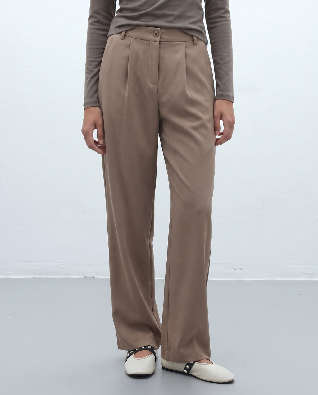 Pantalón recto de mujer antelina con pinzas