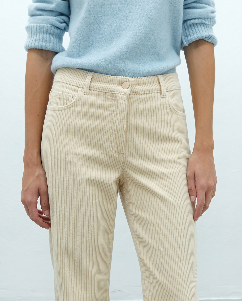 Pantalón recto mujer pana tiro medio  cinco bolsillos