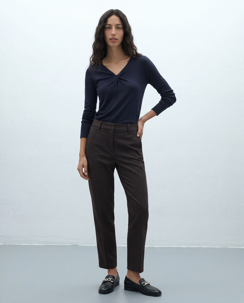 Pantalón barrel de mujer de punto estampado cuadro
