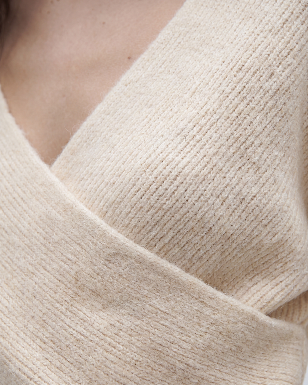 Jersey de mujer escote pico efecto cruzado