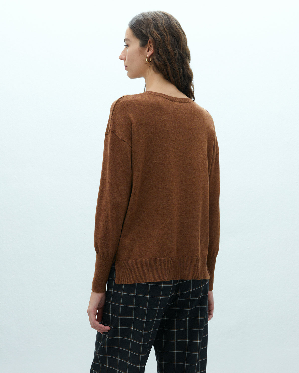 Jersey de mujer punto fino cuello pico manga larga